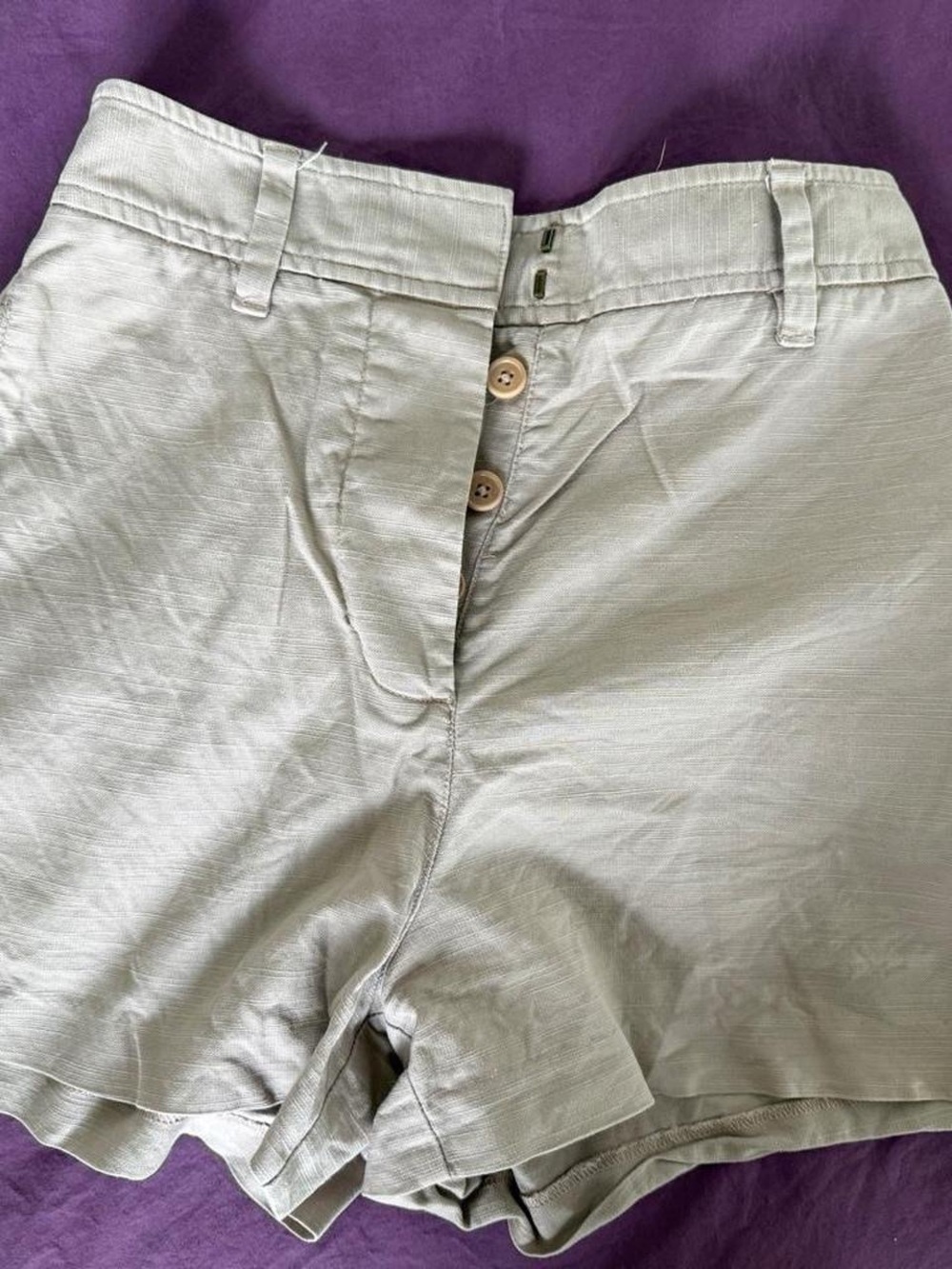 Wilfred Light Gray High-Waist Button-Front Shorts